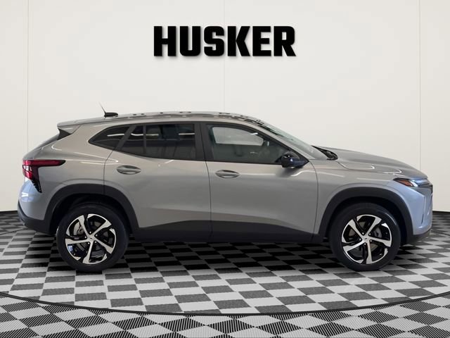 Used 2024 Chevrolet Trax RS image 2