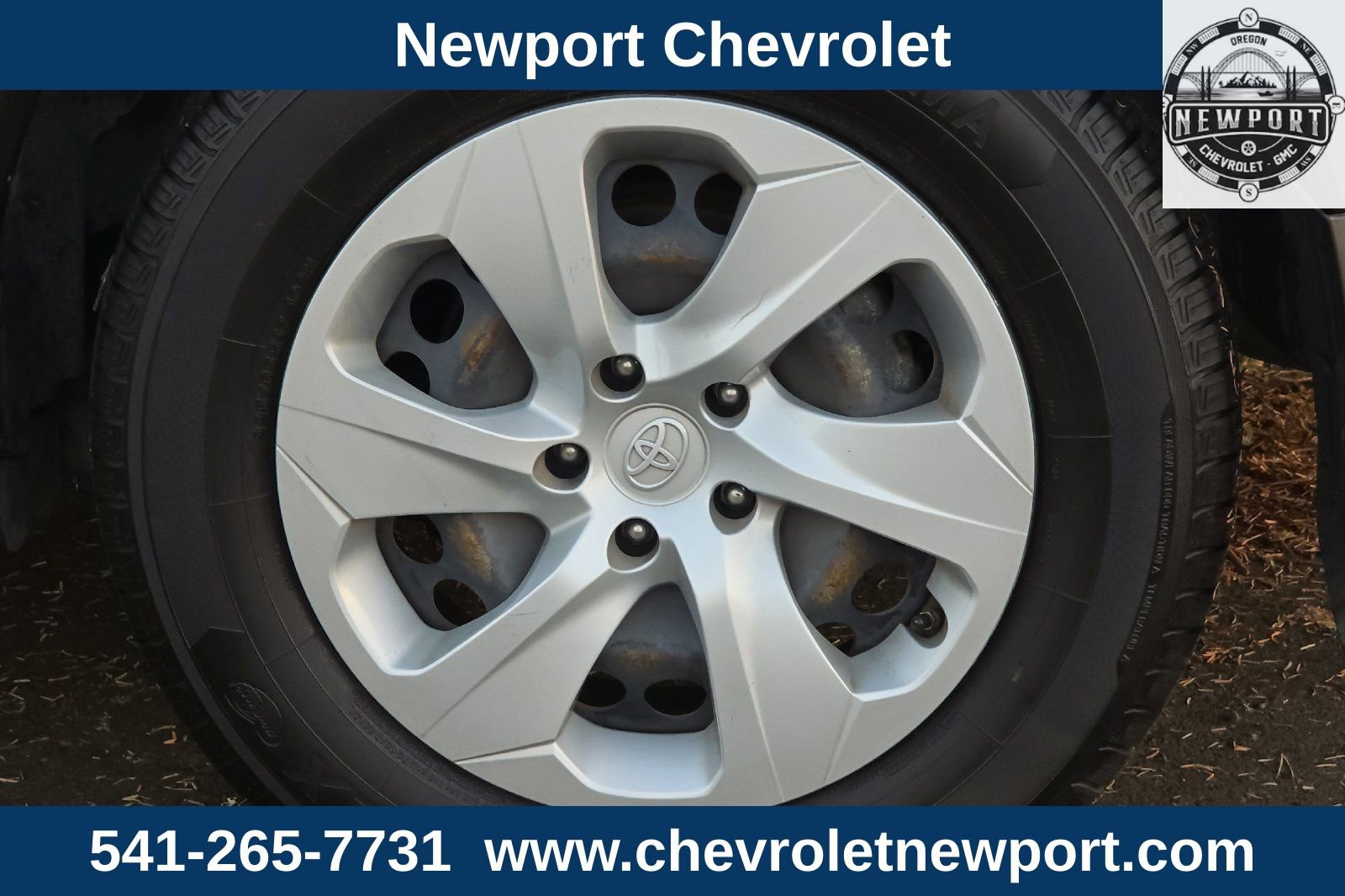 Used 2020 Toyota RAV4 LE image 25