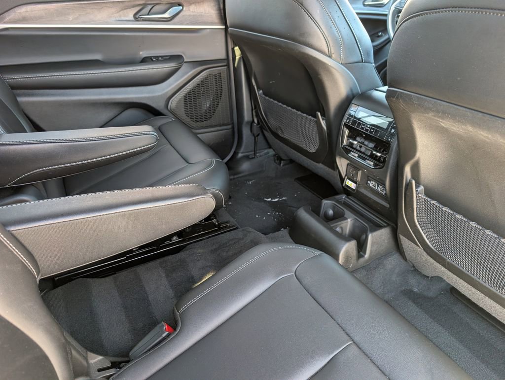 Used 2025 Jeep Grand Cherokee L Limited image 22