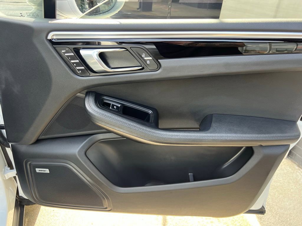 Used 2022 Porsche Macan image 32