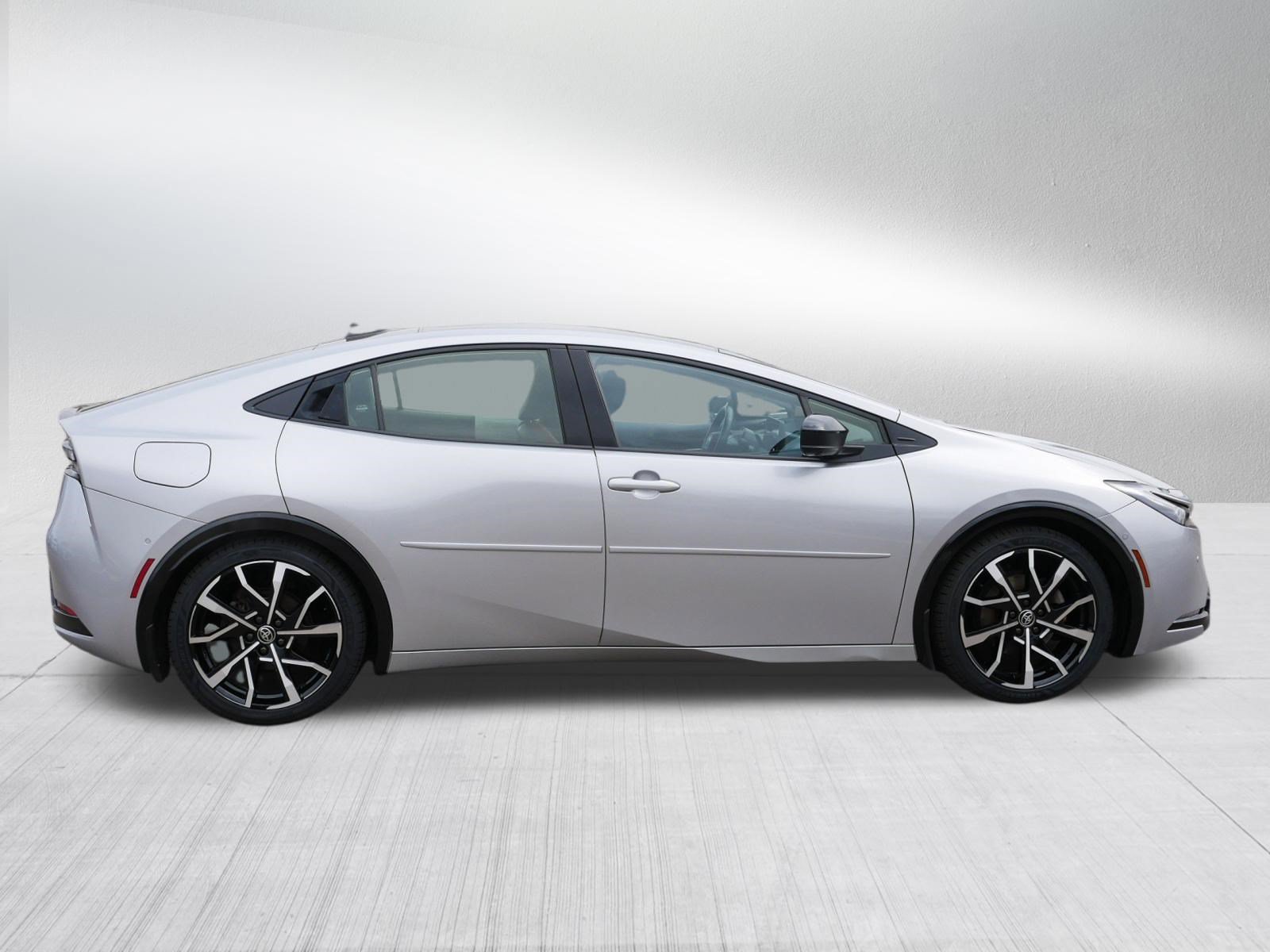 Used 2024 Toyota Prius Prime Premium w/ Advanced Technology Package FWD image 8