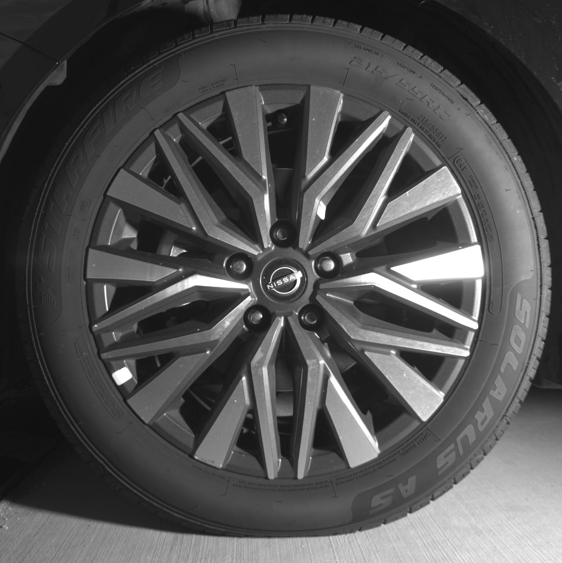 Used 2025 Nissan Altima 2.5 SV FWD image 12