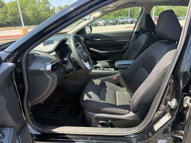Used 2024 Nissan Altima 2.5 SV FWD image 12