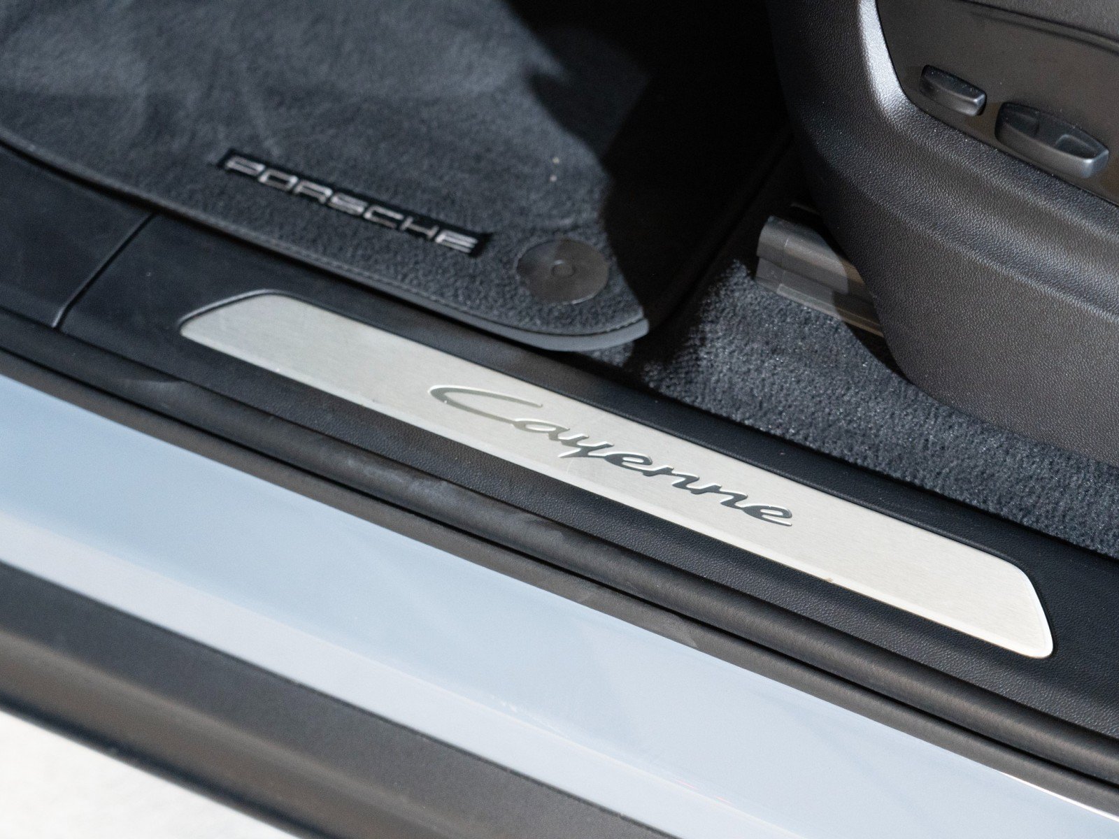 Certified 2026 Porsche Cayenne AWD/4WD image 12