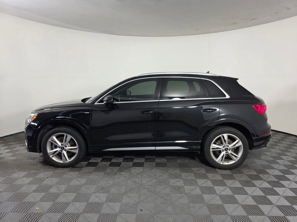 Used 2022 Audi Q3 2.0T Premium Plus w/ Premium Plus Package image 3