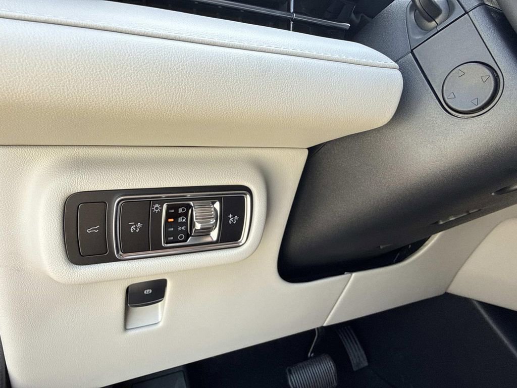 New 2026 Lincoln Nautilus Premier w/ Equipment Group 102A image 32