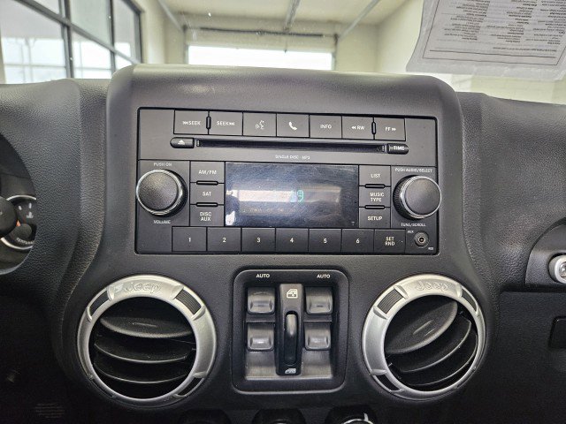 Used 2016 Jeep Wrangler Unlimited Rubicon AWD/4WD image 23