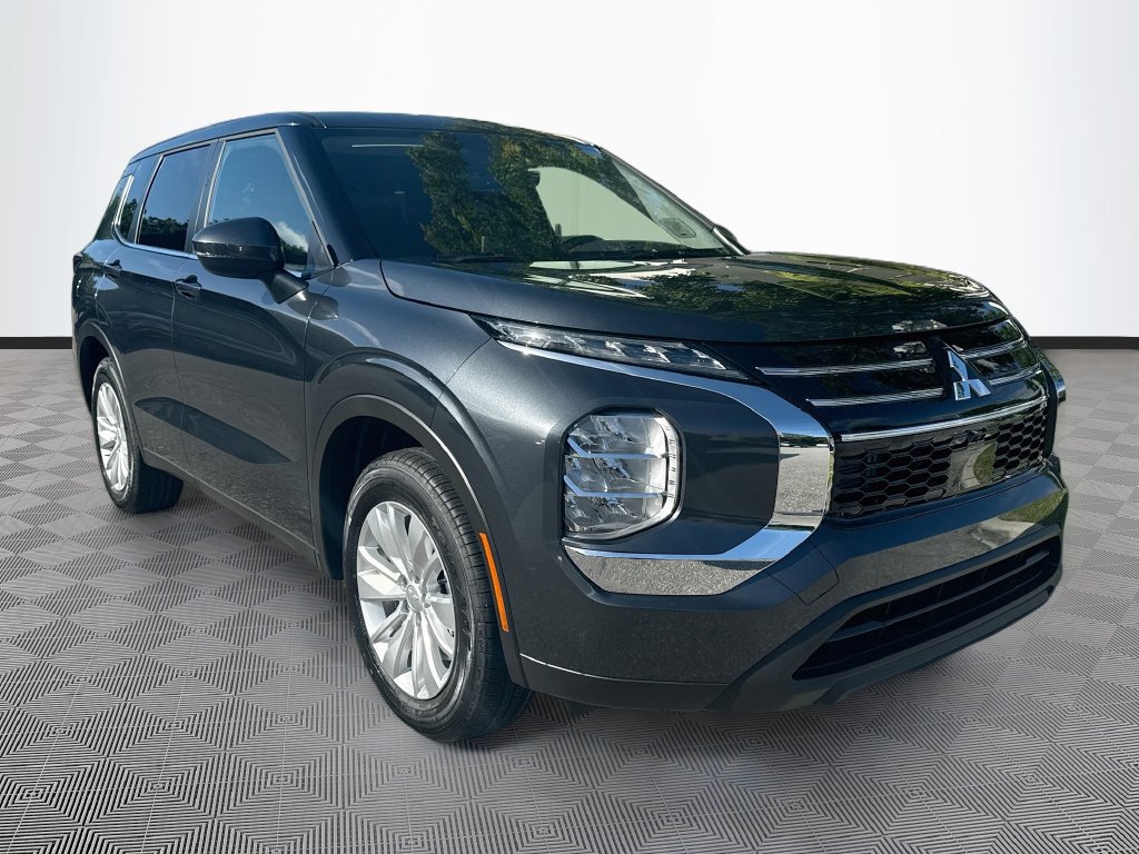New 2026 Mitsubishi Outlander ES FWD image 3