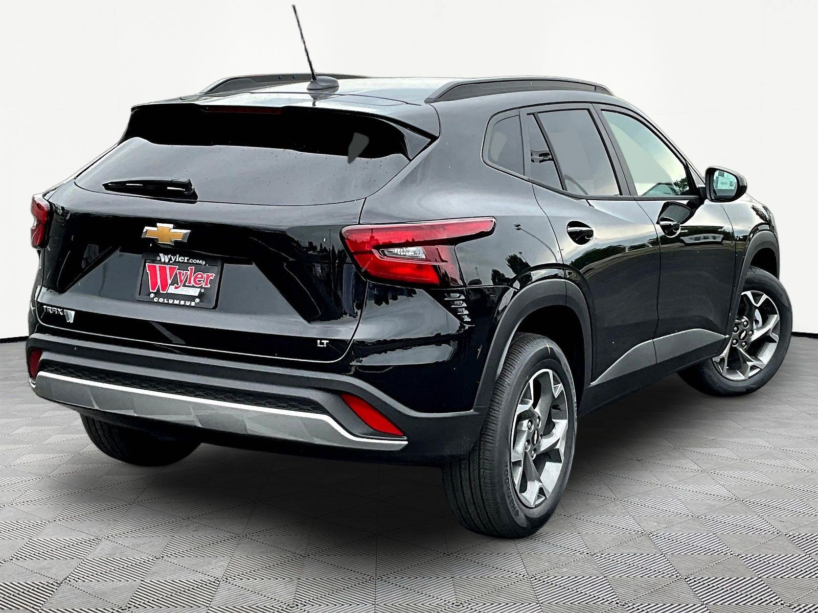 New 2026 Chevrolet Trax LT w/ LT Convenience Package FWD image 7