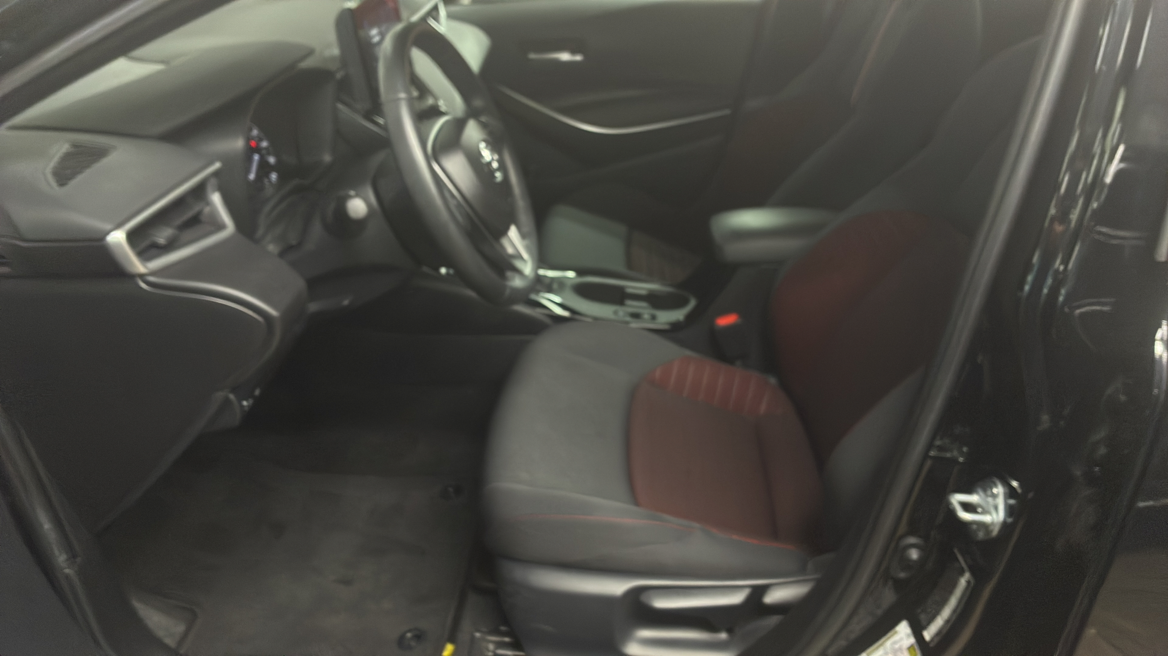 Used 2024 Toyota Corolla SE FWD image 16