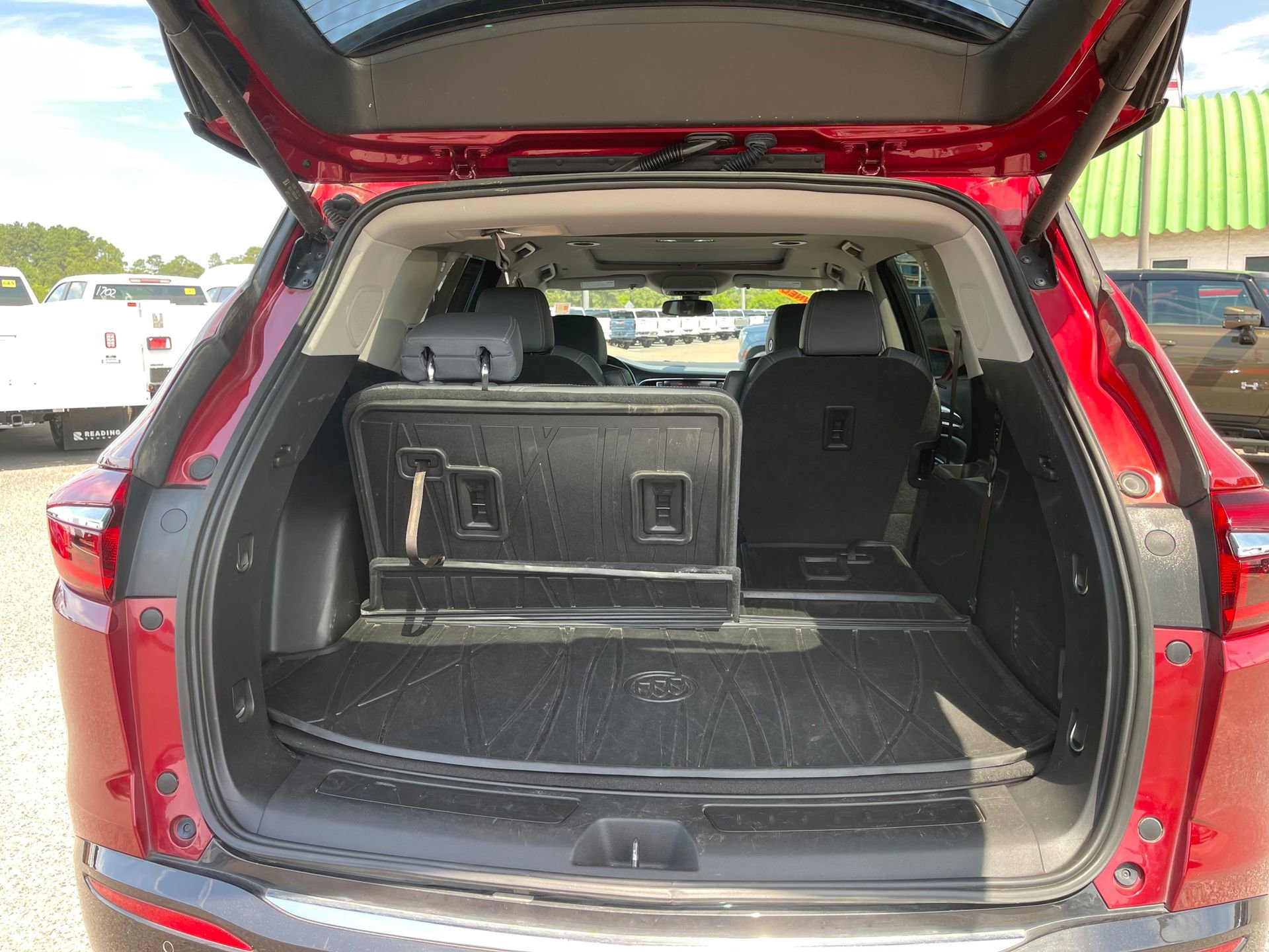 Used 2020 Buick Enclave Essence w/ Sound and Sites Package image 20