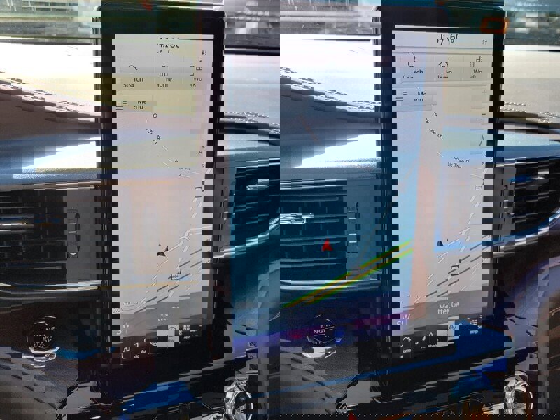 Used 2024 Ford Explorer King Ranch w/ Technology Package image 22