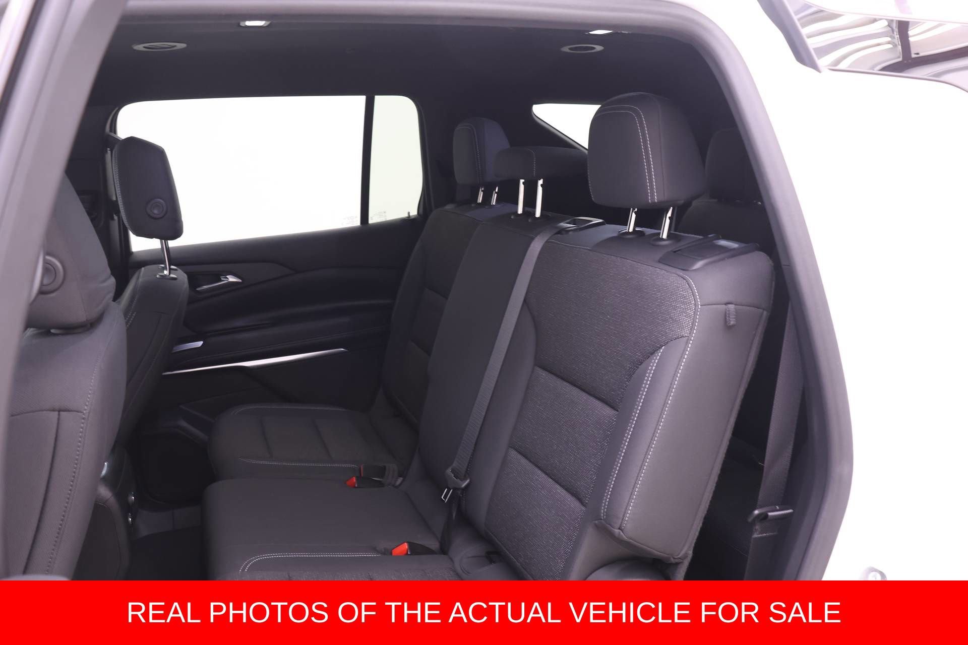 Used 2024 Chevrolet Traverse LS image 10