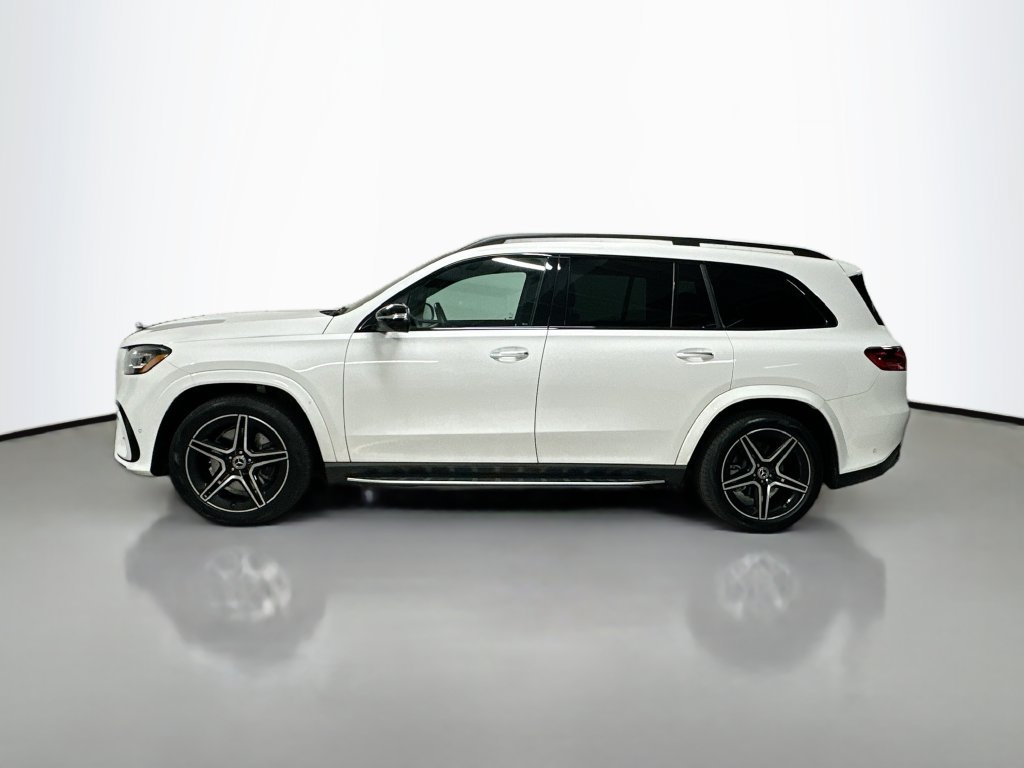 Used 2024 Mercedes-Benz GLS 450 4MATIC image 2