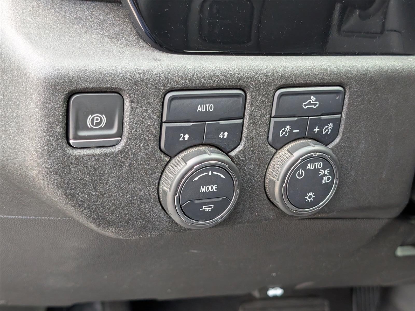 Used 2023 Chevrolet Silverado 1500 LT AWD/4WD image 20