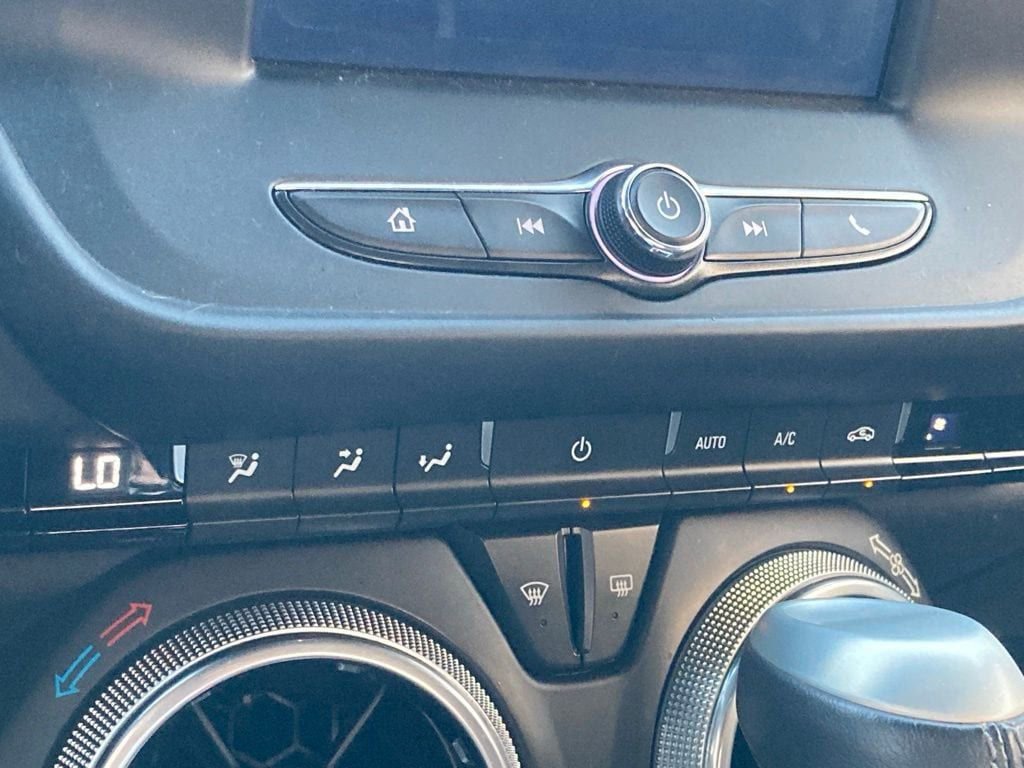 Used 2022 Chevrolet Camaro LT image 21