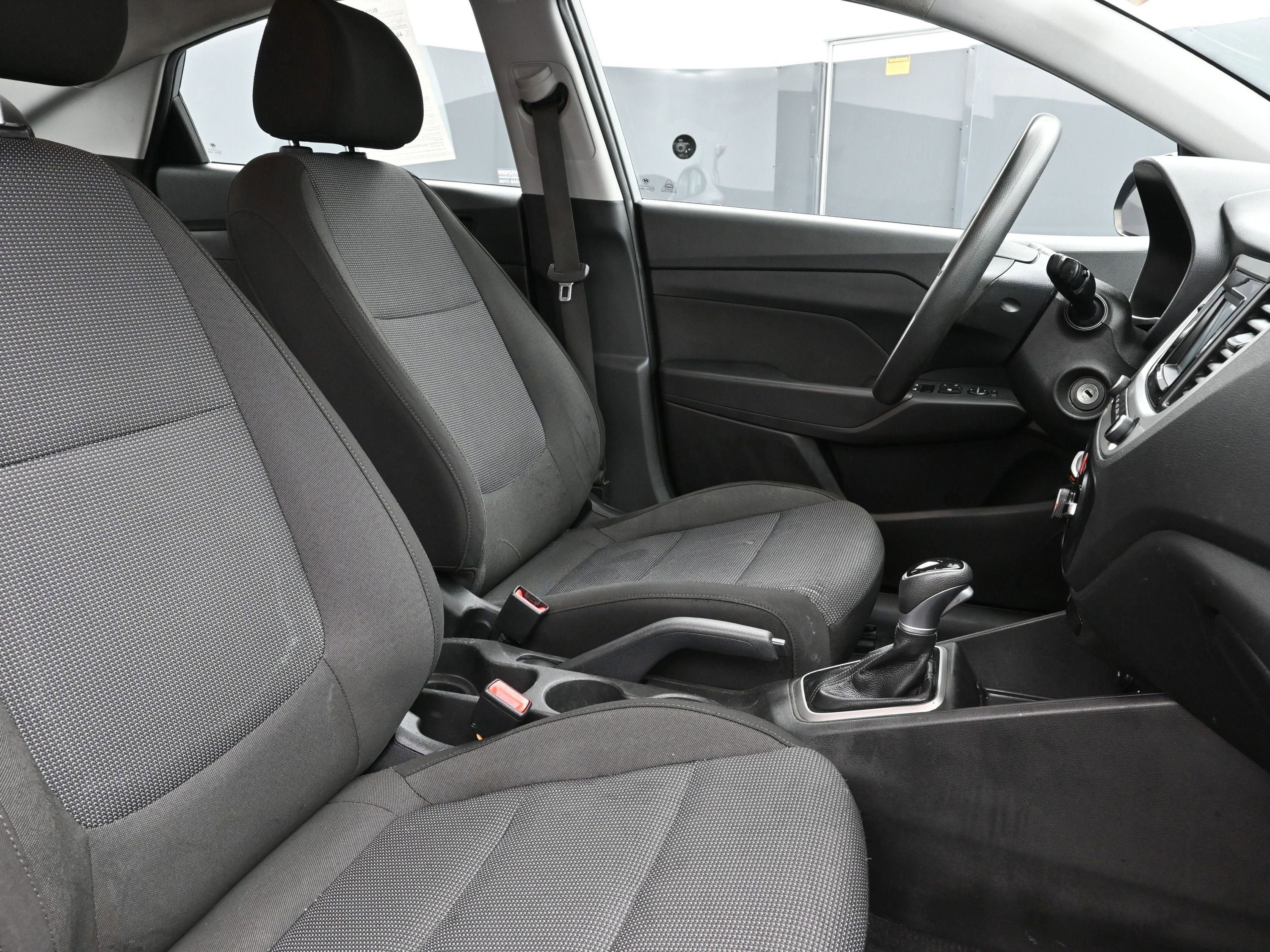 Certified 2022 Hyundai Accent SE image 27