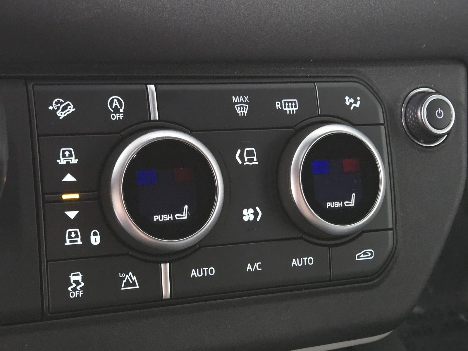 Used 2023 Land Rover Defender 110 SE image 33