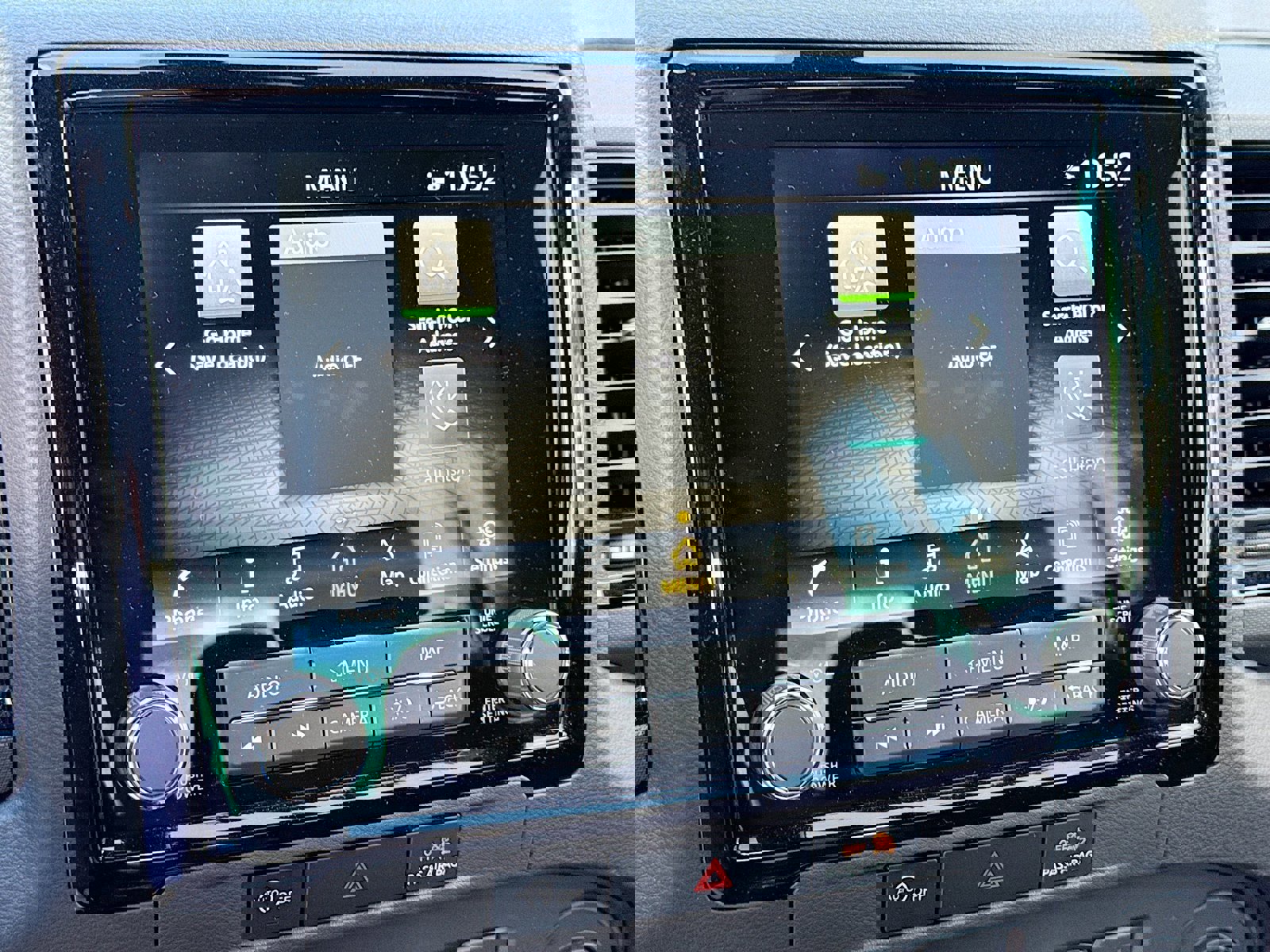 Used 2024 Nissan Frontier PRO-4X w/ Technology Package image 15