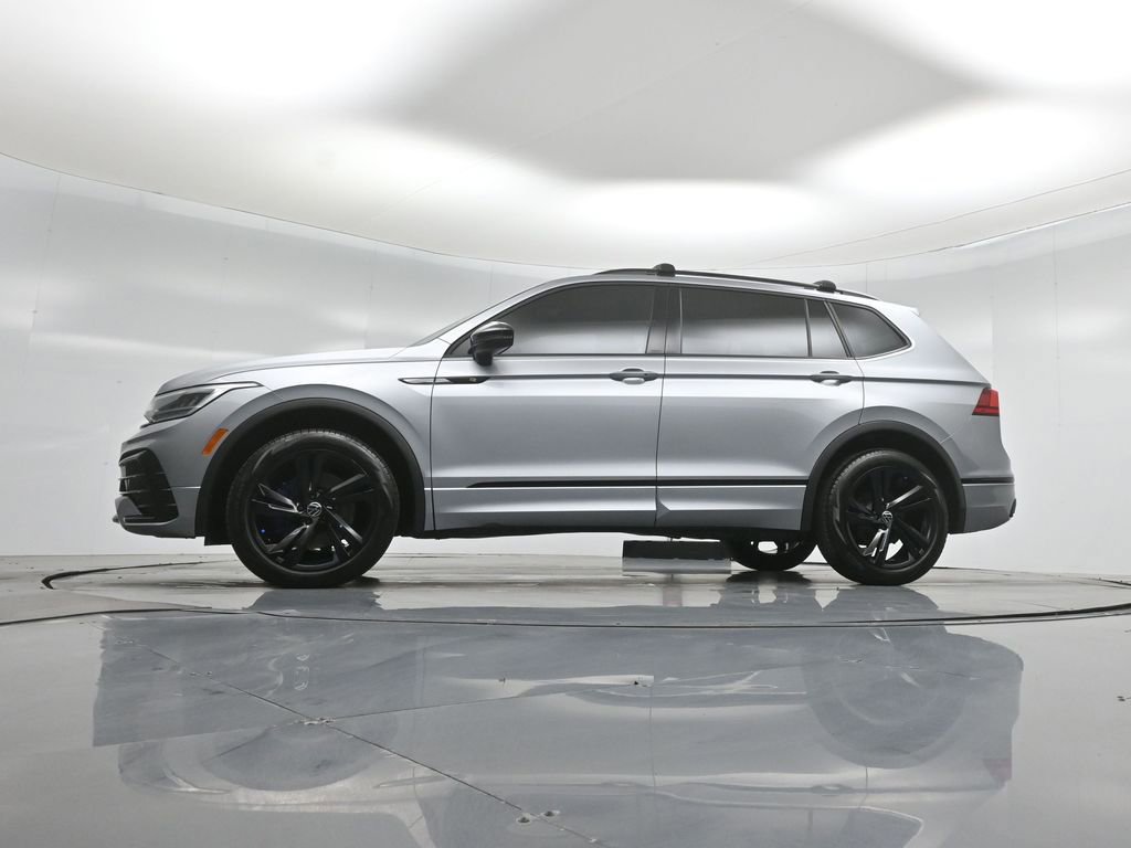 Used 2023 Volkswagen Tiguan SE R-Line image 47