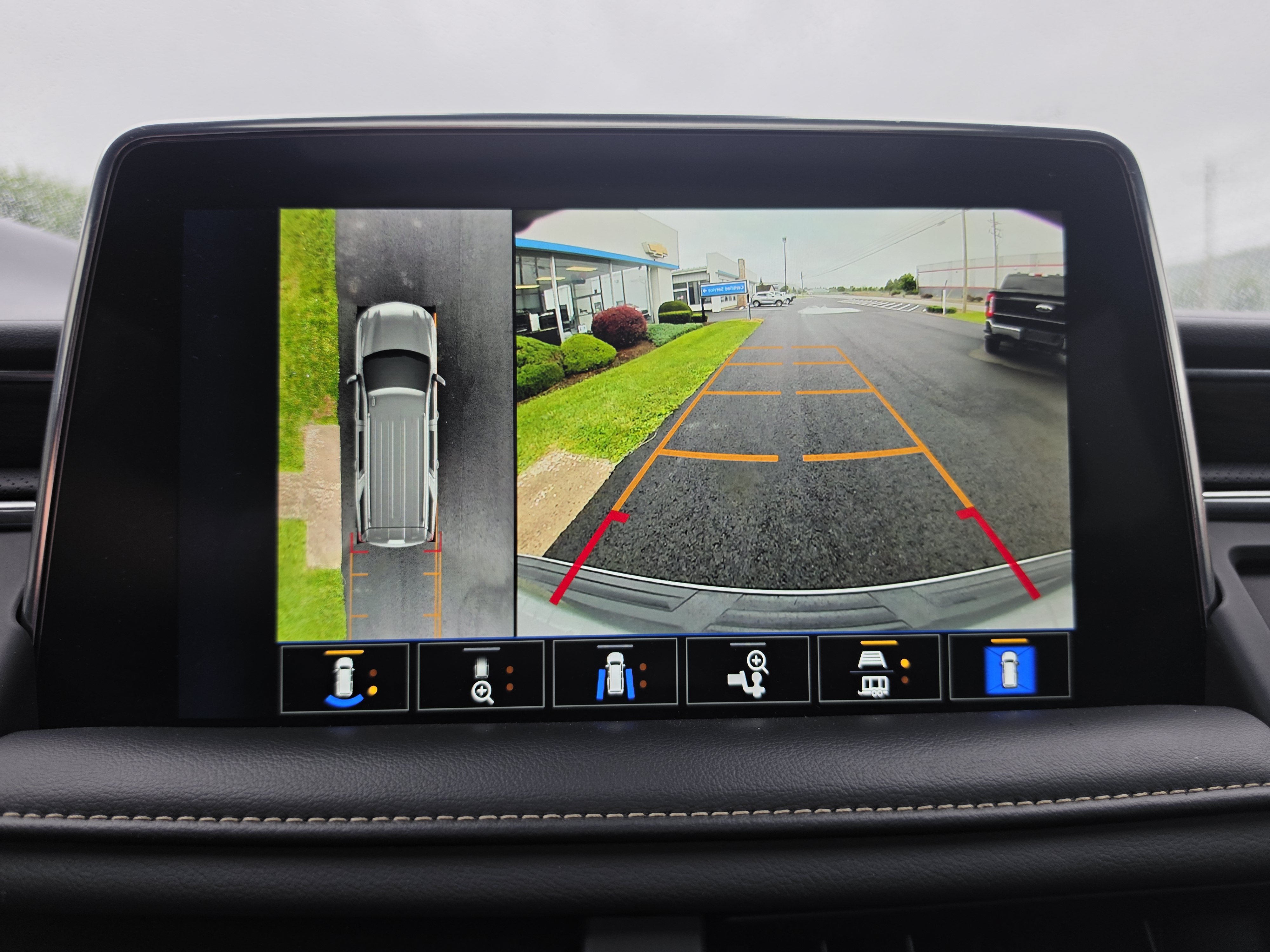 Used 2023 Chevrolet Tahoe Premier AWD/4WD image 30