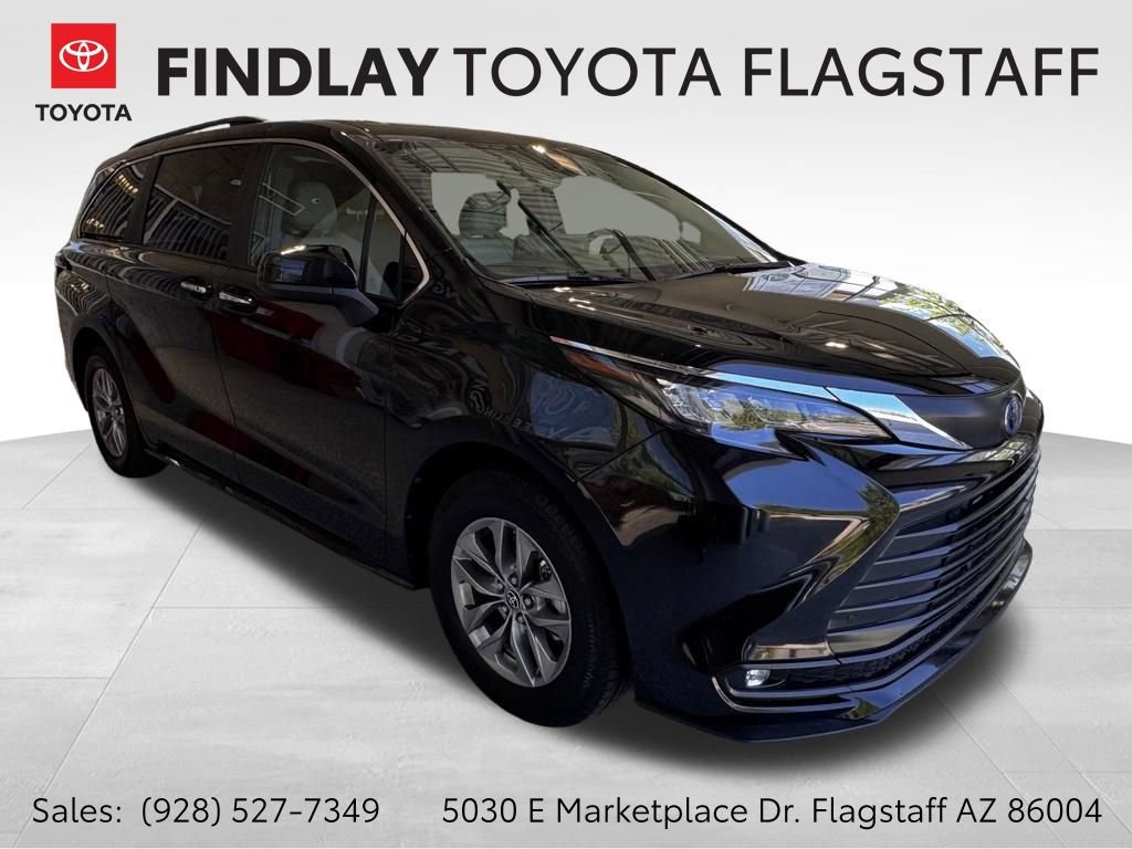 Used 2025 Toyota Sienna XLE FWD video 1