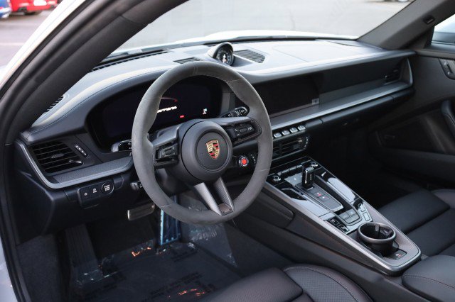Used 2025 Porsche 911 Carrera image 24