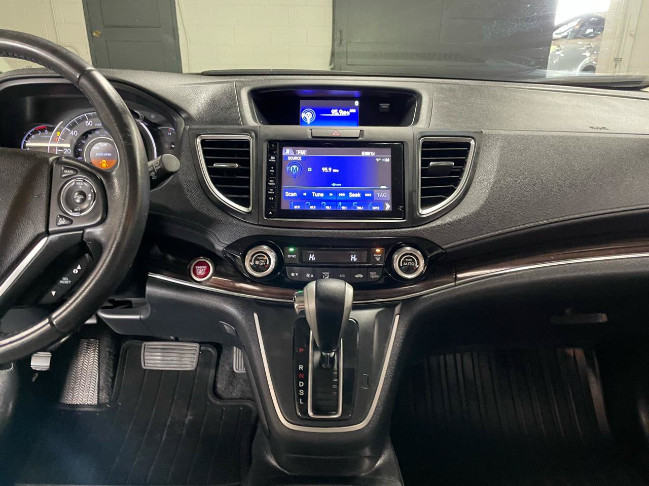 Used 2016 Honda CR-V Touring image 18
