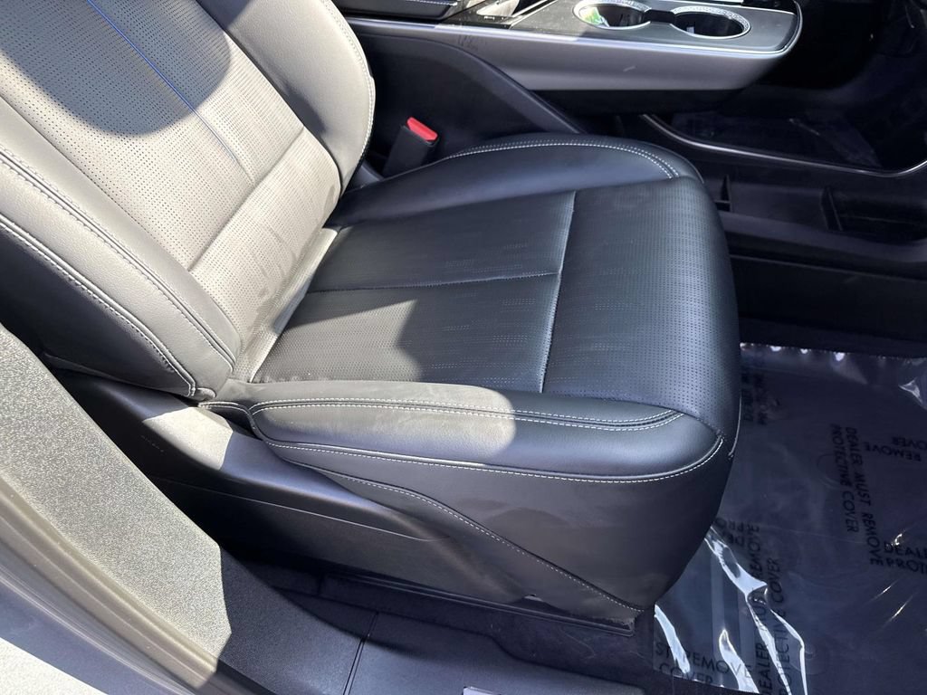 Used 2024 Cadillac Lyriq Luxury AWD/4WD image 27