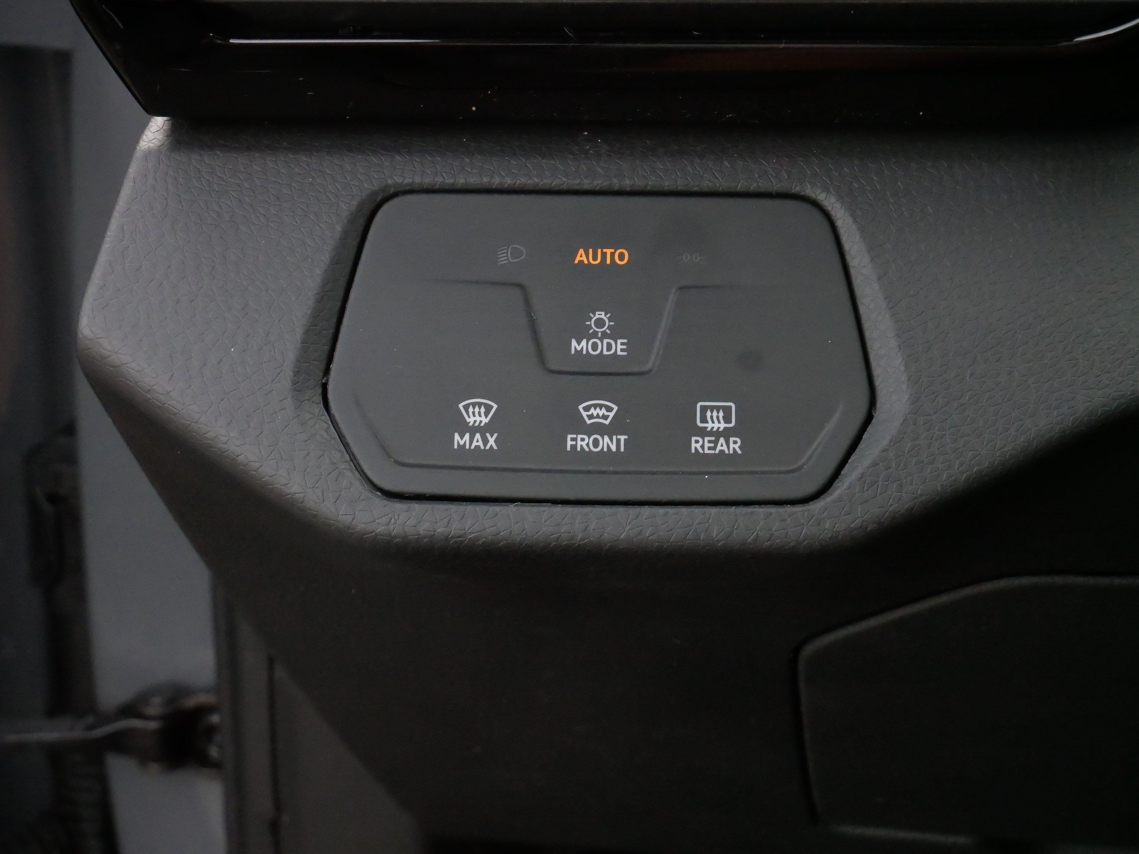 Certified 2023 Volkswagen ID.4 Pro AWD/4WD image 26