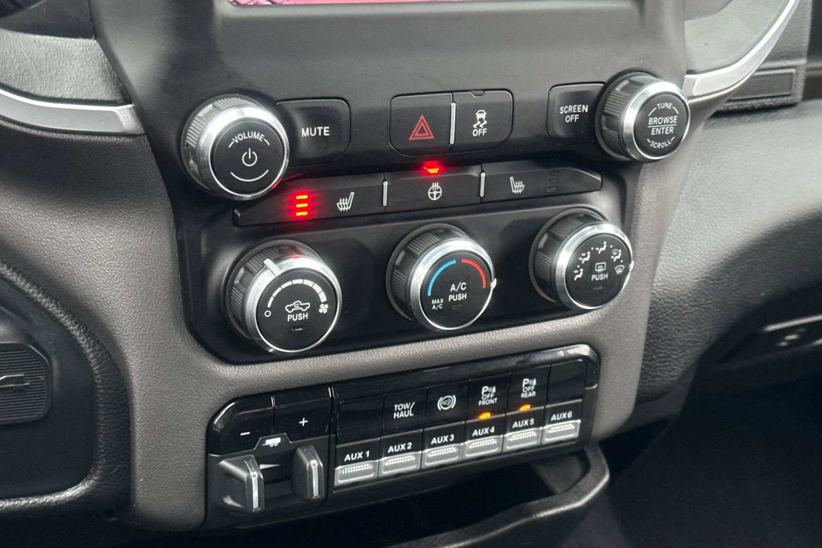 Used 2019 RAM 3500 Big Horn image 19