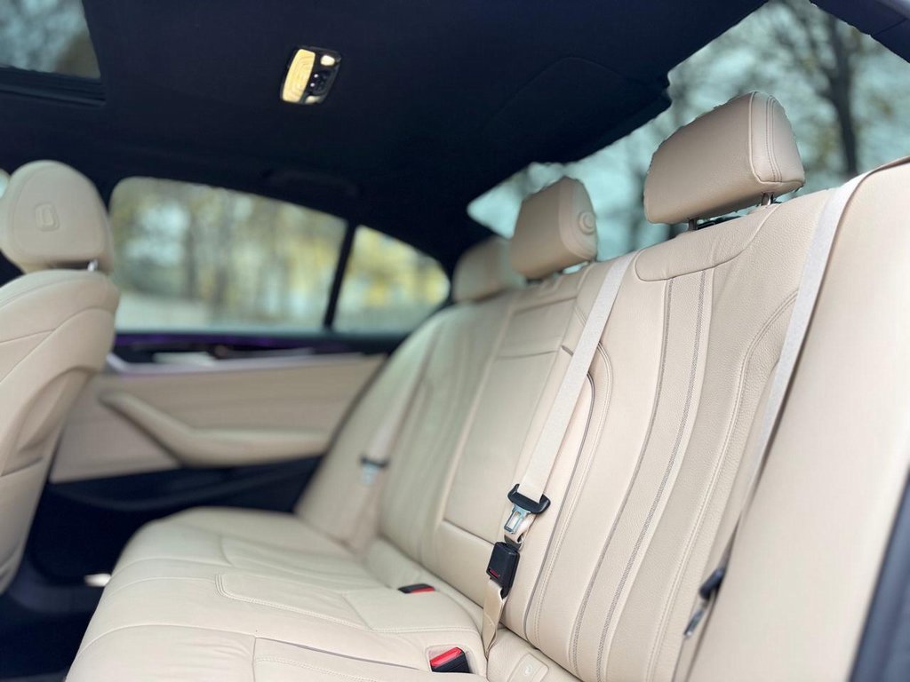 Used 2020 BMW 540i xDrive w/ Premium Package image 19