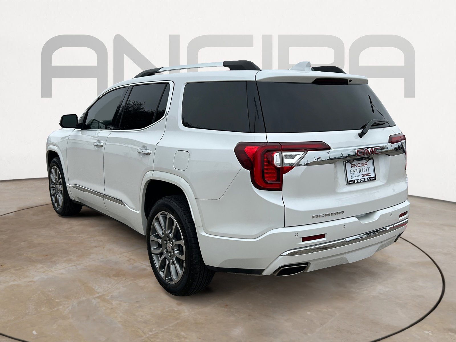 Used 2023 GMC Acadia Denali w/ Denali Ultimate Package image 8