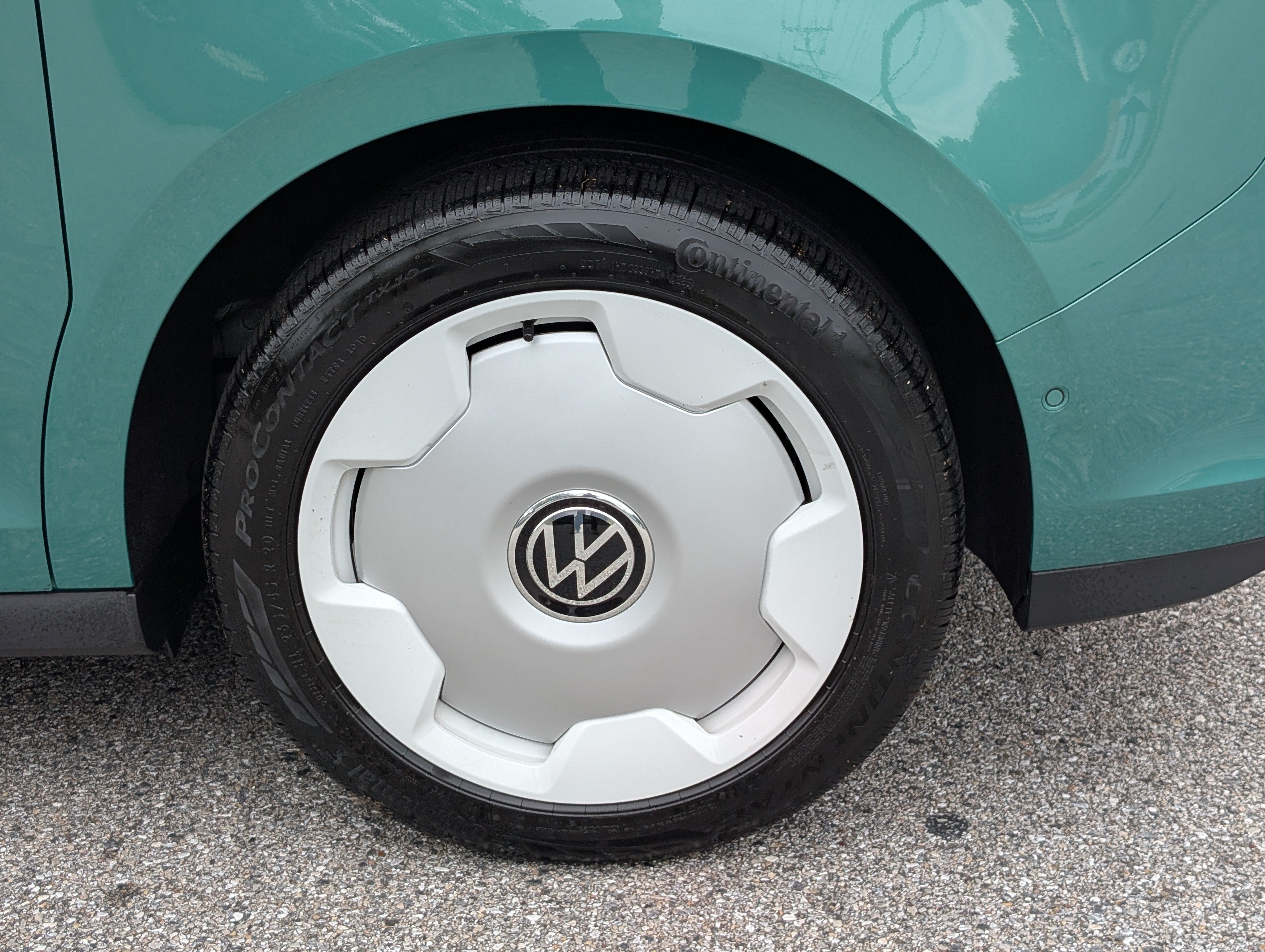 Used 2025 Volkswagen ID. Buzz Pro S Plus RWD image 11