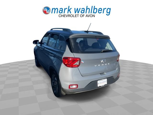 Used 2023 Hyundai Venue SEL w/ Cargo Package image 6