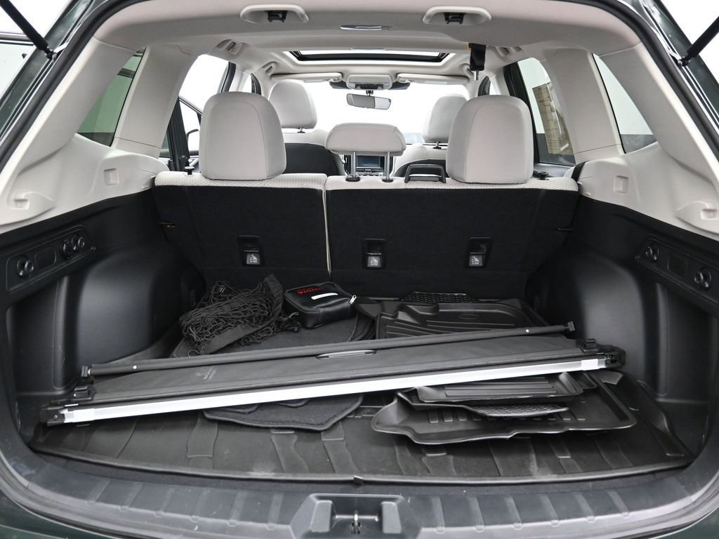 Used 2024 Subaru Forester Premium image 32