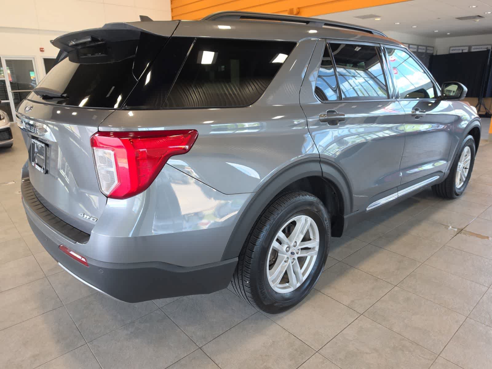 Used 2024 Ford Explorer XLT w/ Equipment Group 202A AWD/4WD image 7