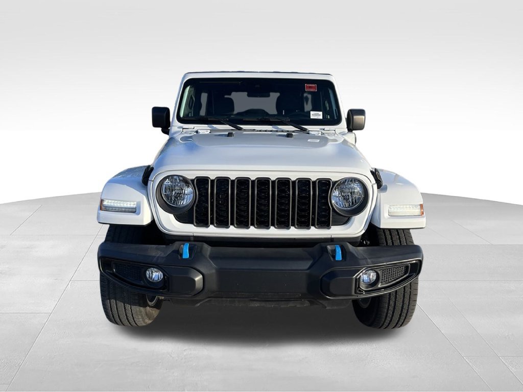 Used 2024 Jeep Wrangler Unlimited w/ Technology Group AWD/4WD image 4