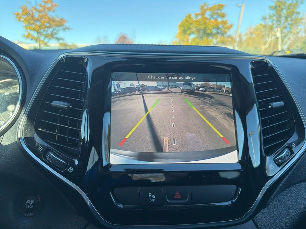 Used 2019 Jeep Cherokee Limited image 23