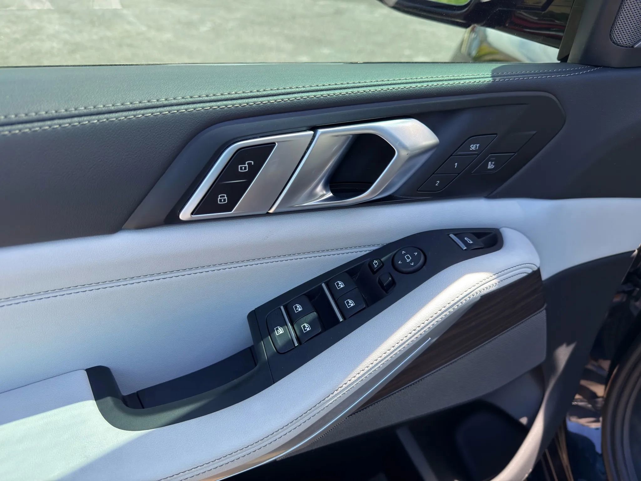 Used 2024 BMW X5 xDrive40i w/ M Sport Package image 40