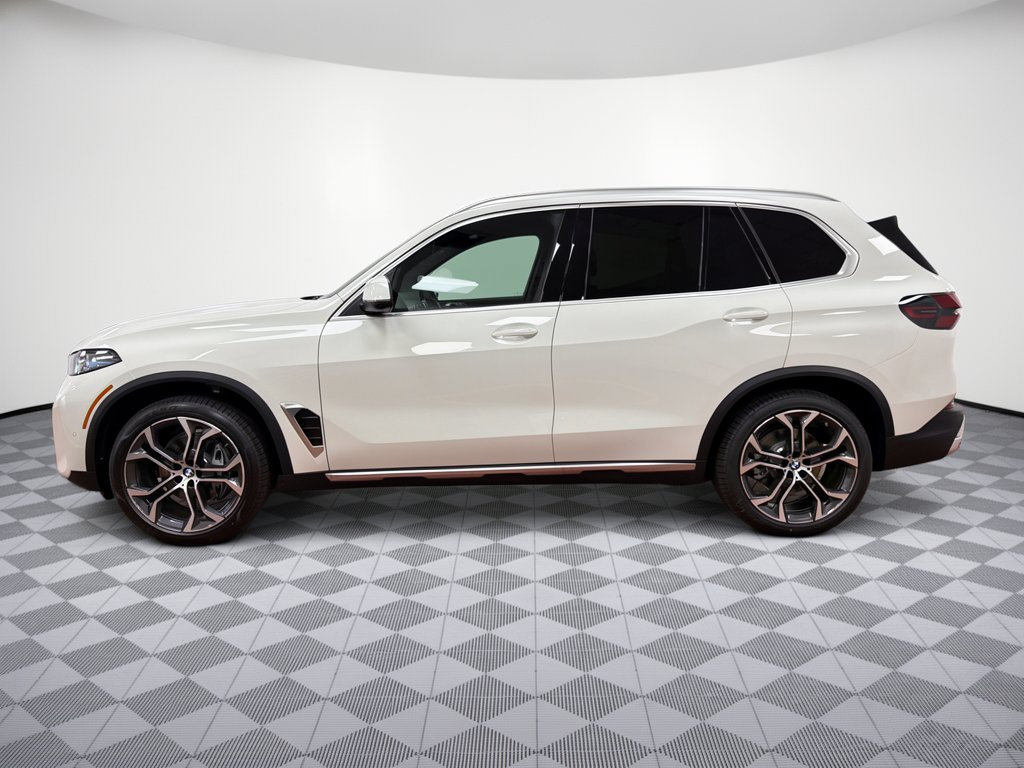 Used 2026 BMW X5 xDrive40i w/ Climate Comfort Package AWD/4WD image 3