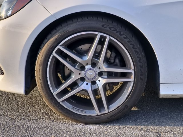 Used 2014 Mercedes-Benz E 350 4MATIC Sedan image 9