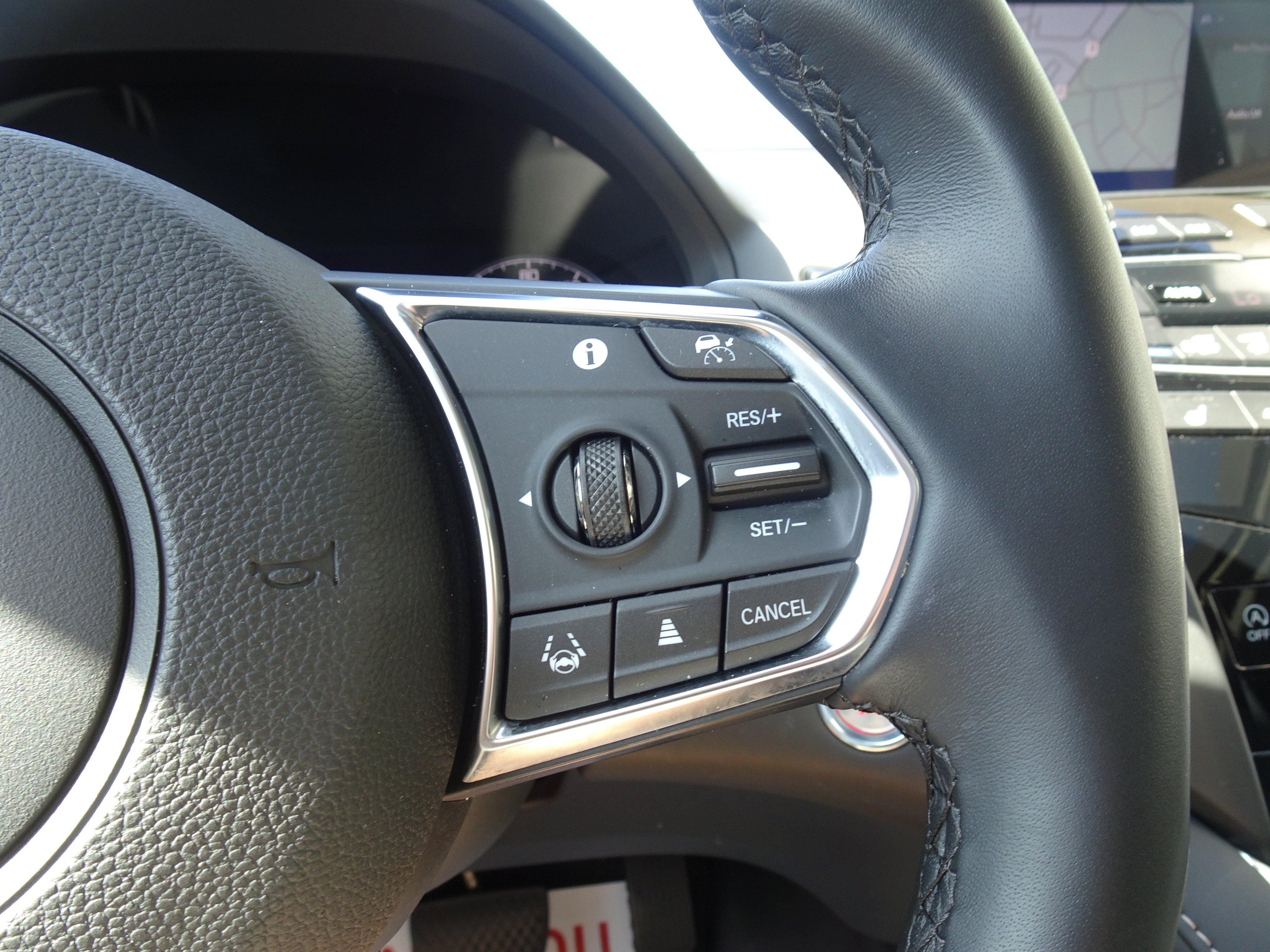 Used 2024 Acura RDX w/ Technology Package AWD/4WD image 24