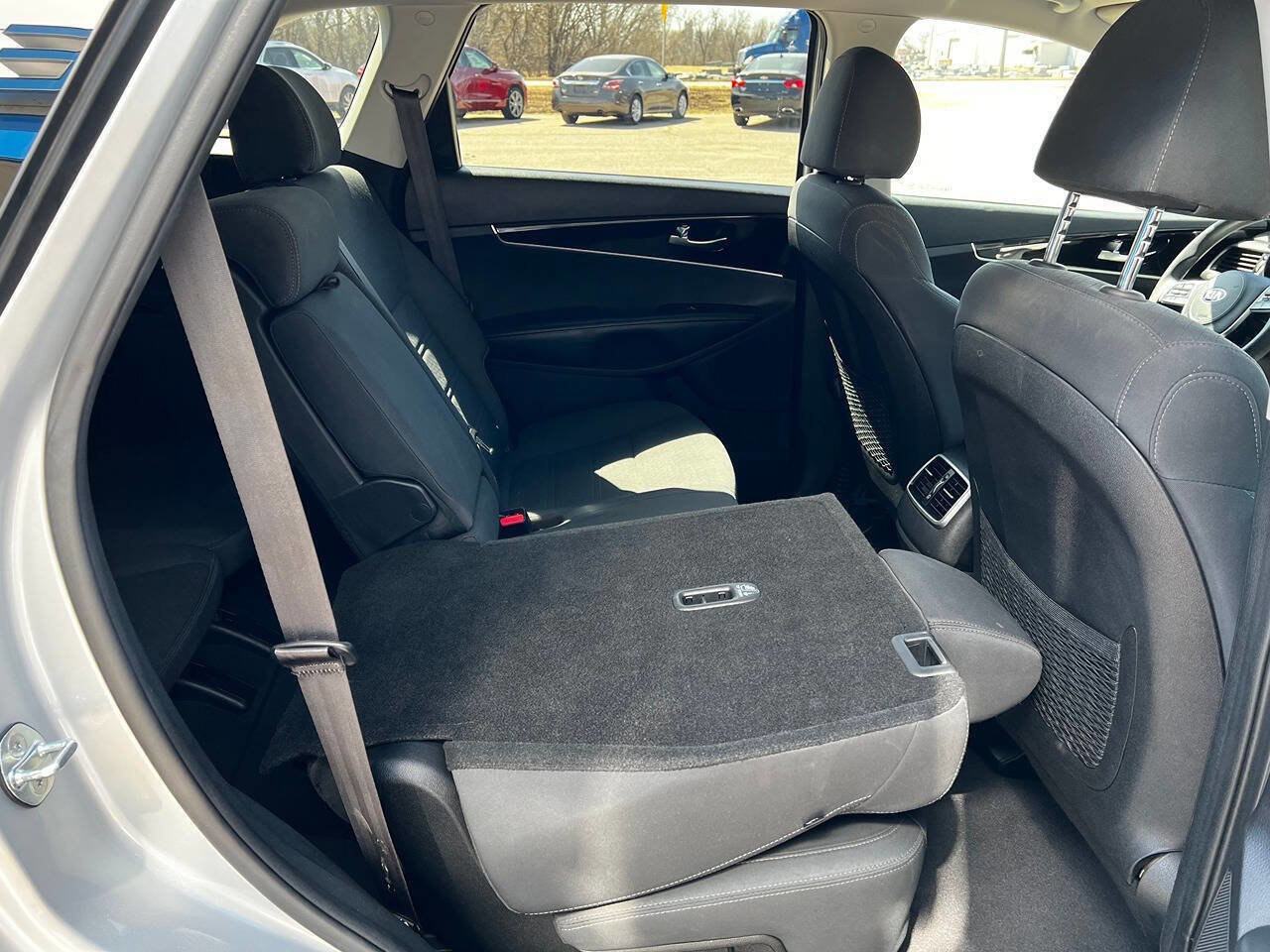 Used 2020 Kia Sorento AWD V6 image 12