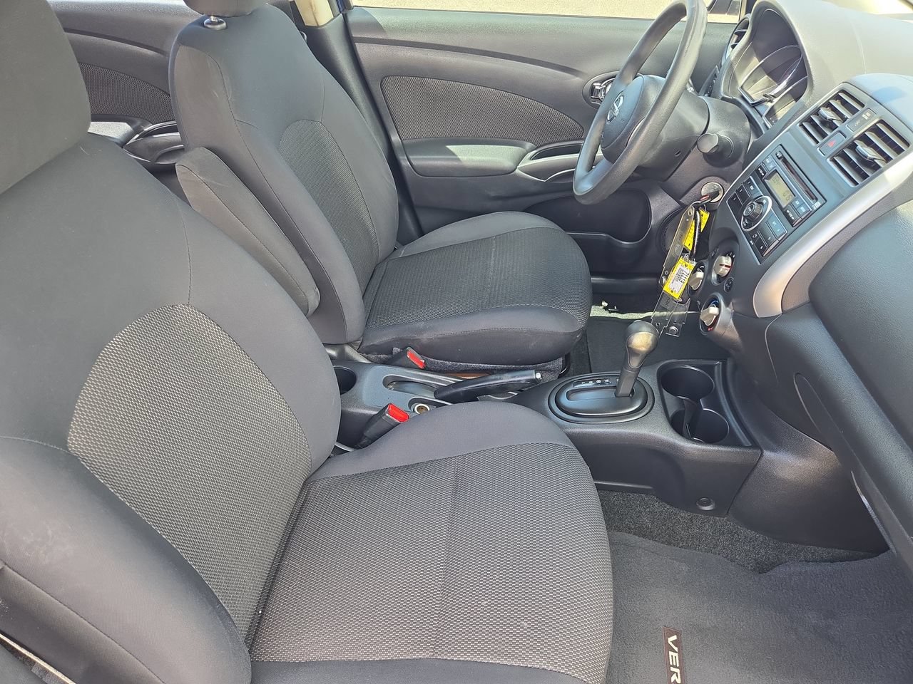 Used 2013 Nissan Versa SV FWD image 10