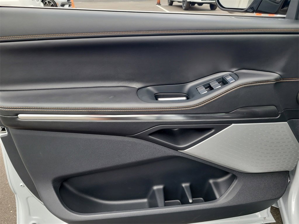 New 2025 Lincoln Navigator L Black Label image 17