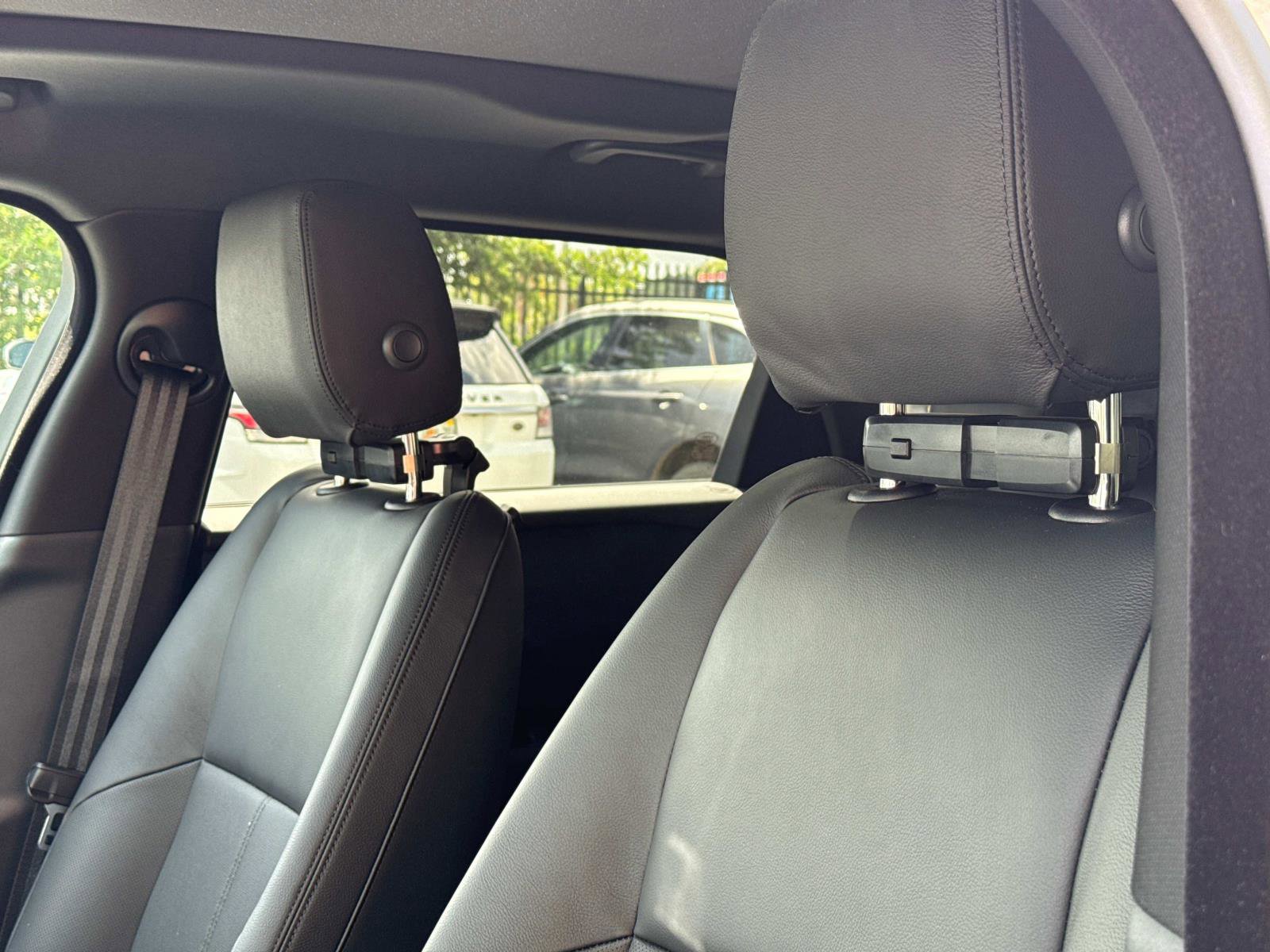 New 2026 Land Rover Range Rover Velar Dynamic SE image 20