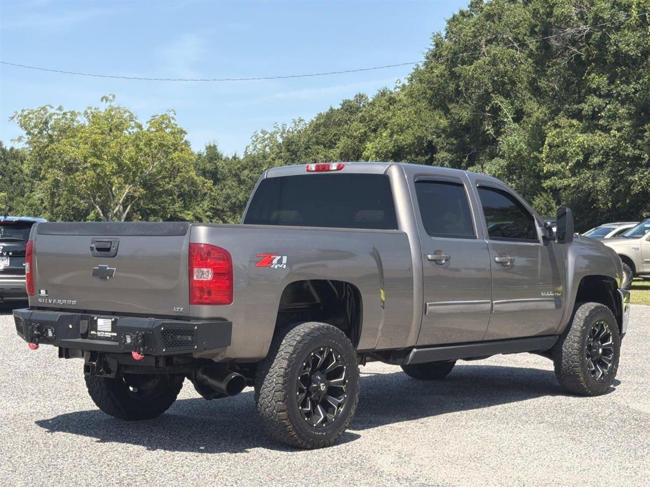 Used 2014 Chevrolet Silverado 2500 LTZ w/ LTZ Plus Package AWD/4WD image 6