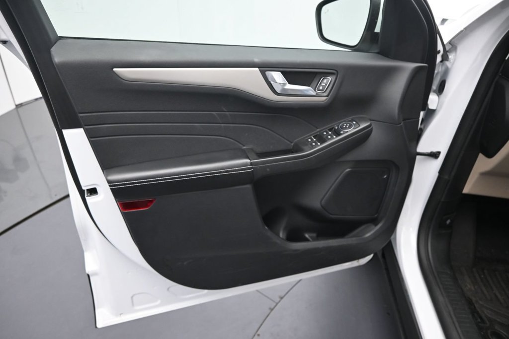 Used 2022 Ford Escape SEL FWD image 18