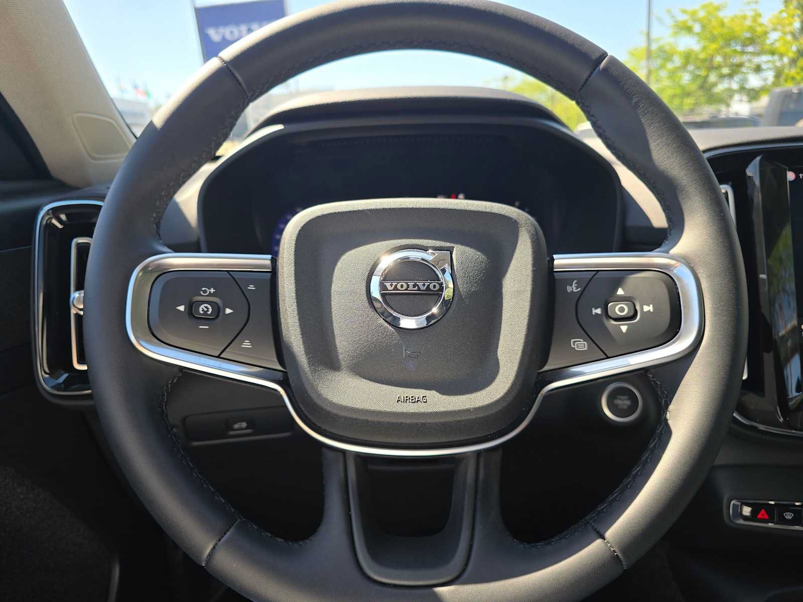Used 2026 Volvo XC40 B5 Plus w/ Climate Package AWD/4WD image 24